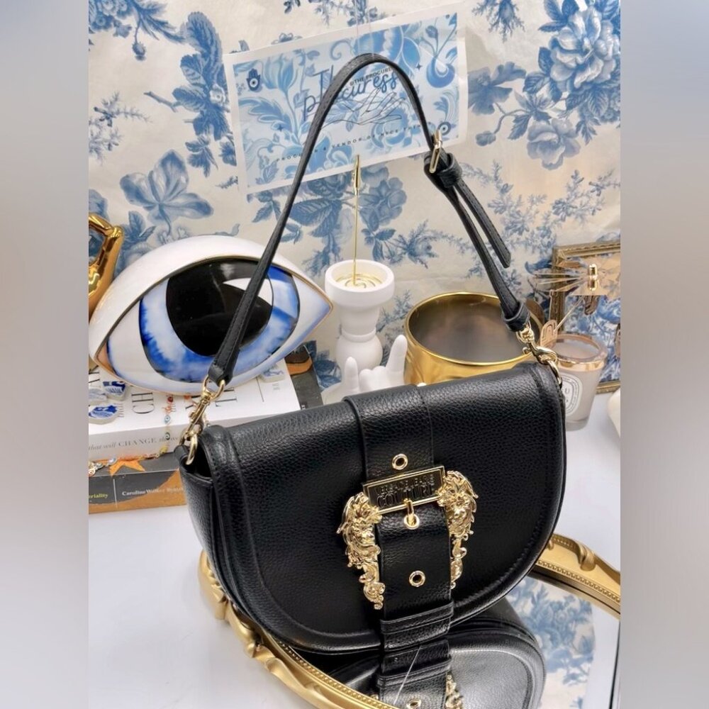 🆕 VERSACE JEANS COUTURE 🧿 NWOT Baroque Buckle Curved Edge Tote Bag, Black - Picture 2 of 13